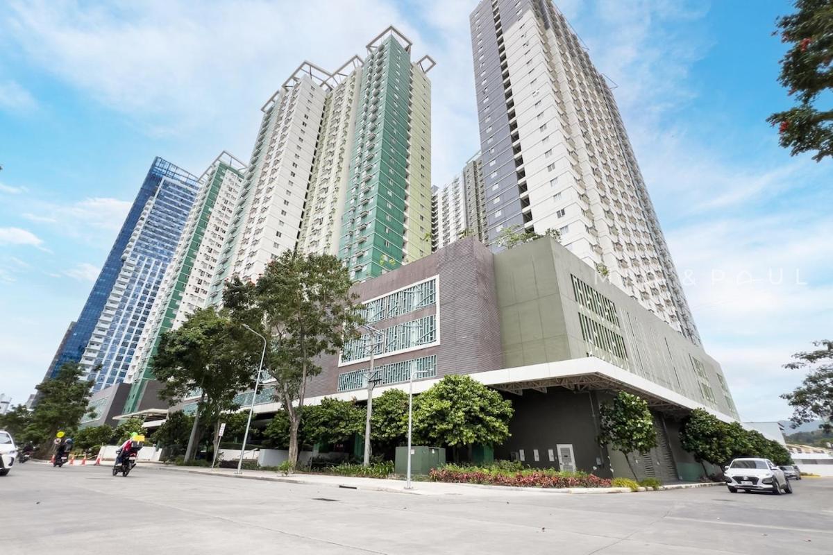 Furnished 1-bedroom In Avida Towers Riala, It Park With Fast Wifi, Netflix, Pool And