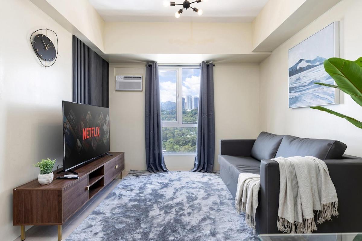 Apartment Furnished 1-bedroom In Avida Towers Riala, It Park With Fast Wifi, Netflix, Pool And *